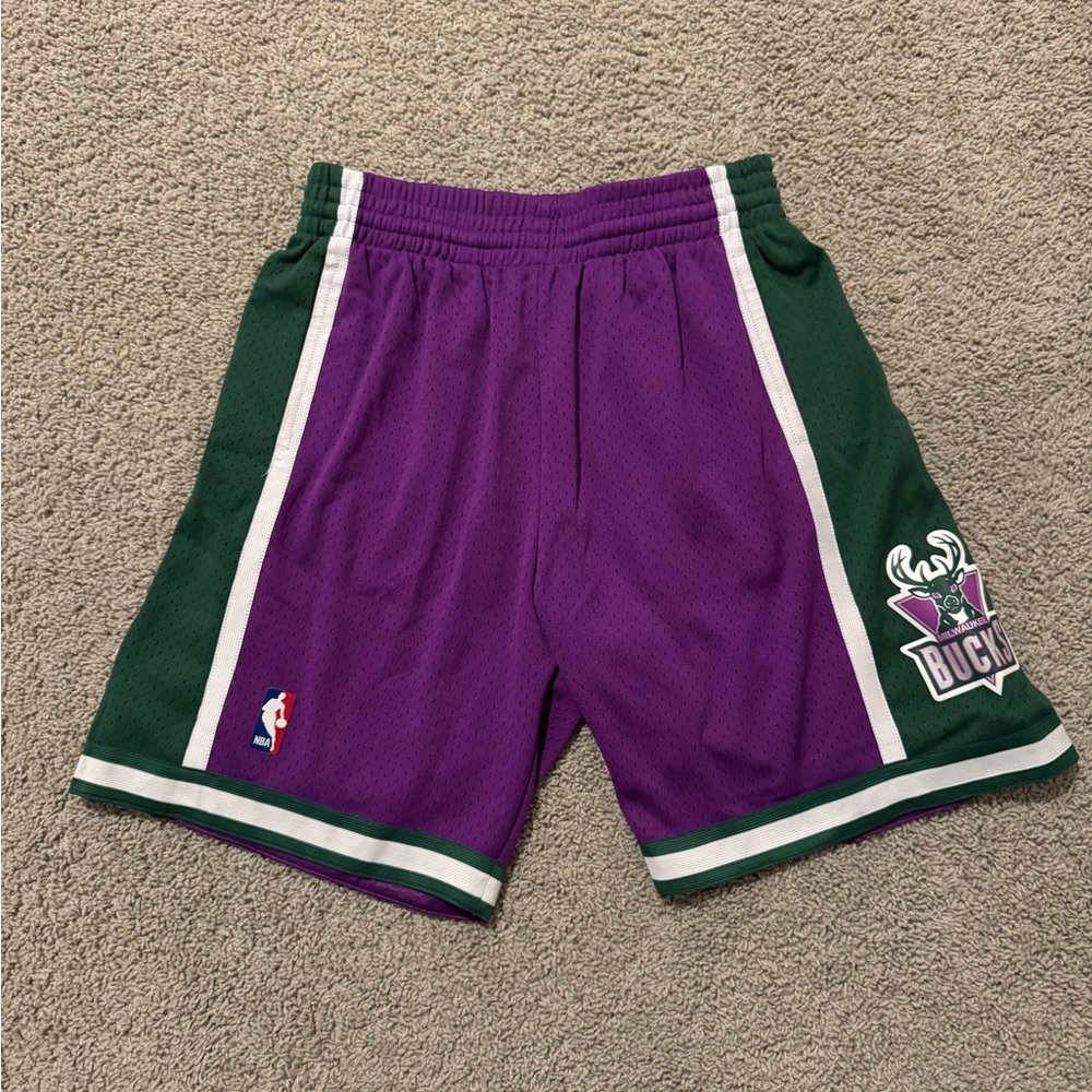 Mitchell & Ness Milwaukee Bucks shorts